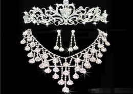 Tiaras Gold Tiaras Crowns Bruiloft Haar Sieraden Neceklace Hoorring goedkope hele mode meisjes avond prom feestjurken accessor8963801