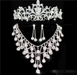 Tiaras Gold Tiaras Couronnes Bijoux de cheveux de mariage necklacearring pas cher entières Fashion Girls Prom Part Party Robes Accessor3856772