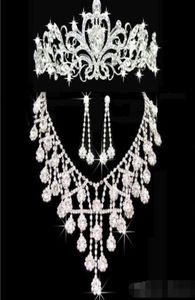 Tiaras Gold Tiaras Couronnes Bijoux de cheveux de mariage necklace oreille pas cher entières Fashion Girls Prom Part Party Robes Accessor4022472