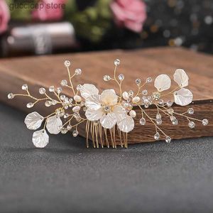 Diadèmes Nouvelle Arrivée De Mariage Peigne À Cheveux À La Main Cristal Strass Simulé Perles En Céramique Fleur De Mariée Épingles À Cheveux Autocollant Femmes Bijoux Y240320