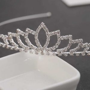 Tiaras Wedding Rhinestone Hoofdband Bruid Women Girl Crown Princess Hair Sieraden Glanzende haaraccessoires Fashion Headwar 2022 Nieuwe stijl Z0220