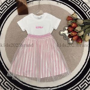 merk meisjes jurken sets designer witte t-shirts roze rokken 2023 high-end meisjes Prachtig geborduurd logo T-shirt korte mouwen dubbellaags mesh pailletten rok