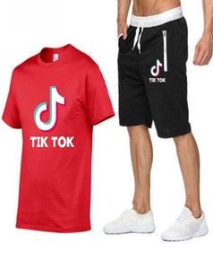 Tide Brand Jitter Tik Tok Man Motion Summer Track Supruye Time Time Manga de manga corta y pantalones de cinco peniques Sportsuit4780013