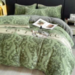 Tide merk licht luxe melkfluweel vier sets winter high-end beddengoed puur katoen materiaal warm comfort vier algemeen gebruik 24031427