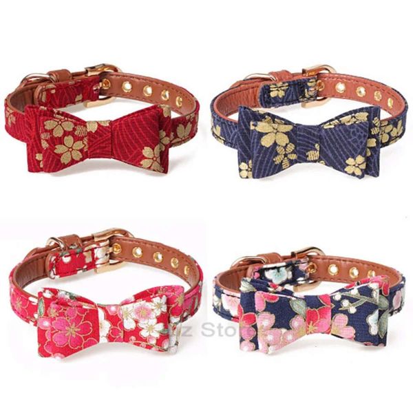 Attachez le motif de cerise de cerise fleur de fleur arc animaux de compagnie chiens Sakura imprime les colliers bowknot animaux de compagnie de formation de chat