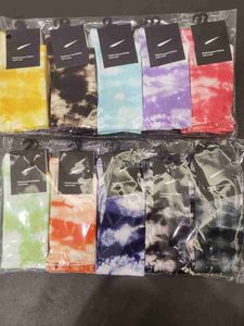 Tie Dye Designer Hommes Femmes Chaussettes Cinq Paires Sport Hiver Maille Lettre Imprimé Chaussette Broderie Coton Homme Femme Avec Boîte 8Z6F