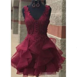 Gelaagde Mini Bury Homecoming kant korte jurken Applique V Neck Organza Tail Party Dress Custom Made Formal OCN Wear