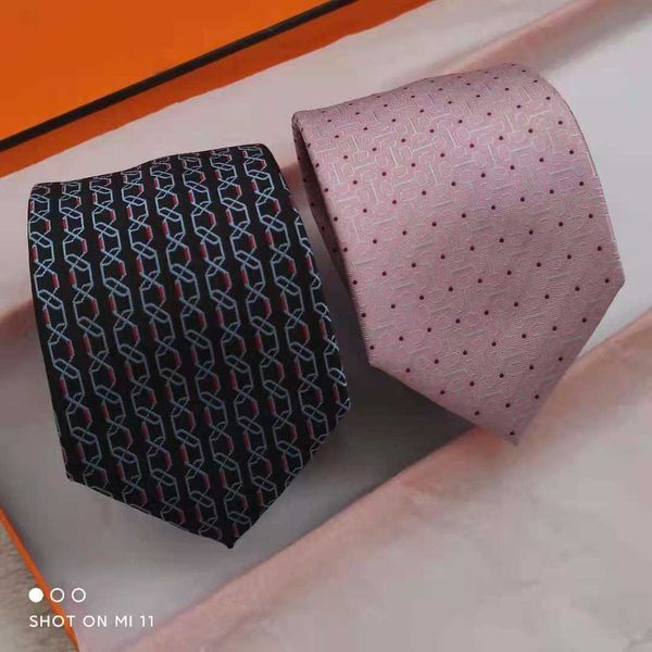 Cravates Cravates Cravates Mode Hommes 100% Cravate En Soie Jacquard Cravates Teintes Marque Standard Emballage De Boîte-Cadeau