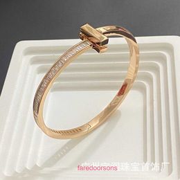 Tifanism populaire bracelet de créateur de luxe T famille 18 carats en or rose carré diamant large T1 bracelet haute édition ensemble S925 argent sens de la mode avec boîte d'origine