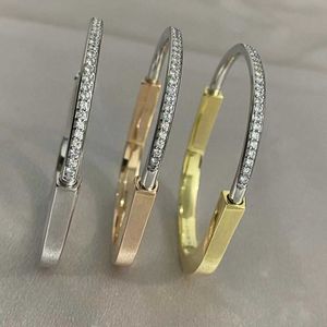 Tifaniym classique minimaliste serrure en forme de U couple demi-cercle diamant incrusté bracelet niche deux tons tempérament à la mode haut de gamme sentiment léger luxe