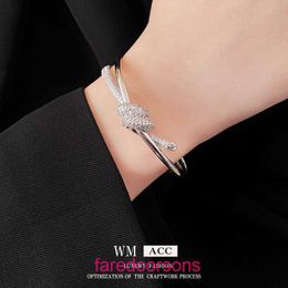 Tifannissm Klassieke Designer Armband voor Mannen en Vrouwen Koreaanse Prachtige Zirkoon Knoop Dubbellaags Modieus Metaal Licht Luxe Hi Met Originele Doos