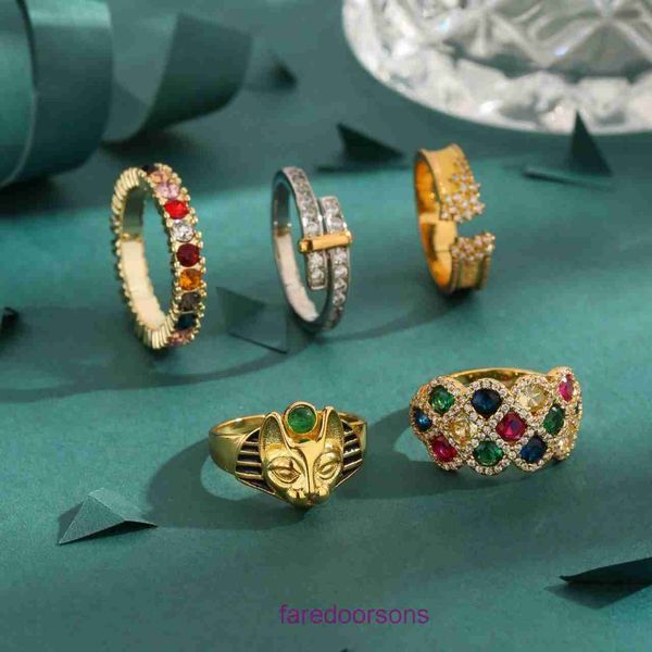 Tifannissm Bagues de créateurs de haute qualité à vendre Bague de style palais de diamant de couleur classique de luxe léger et à la mode pour femmes ont une boîte d'origine