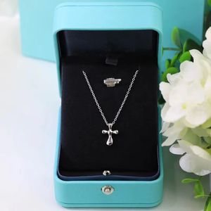 Tiffancy Designer Hanger Kettingen Klassieke Gouden Sier Diamanten Lange Kruis Ketting voor Mannen Vrouwen Moeder Bruiloft Sieraden Accessoires Geschenken Meisjes