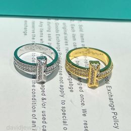 Tiffanyjewelry Gold Ring Designer voor vrouwen Jewlery Jewelry T1 Diamond Ring High Edition 18K Rose Gold Fashion Simple Cross Cross Ring veelzijdige kleurloze Anillos