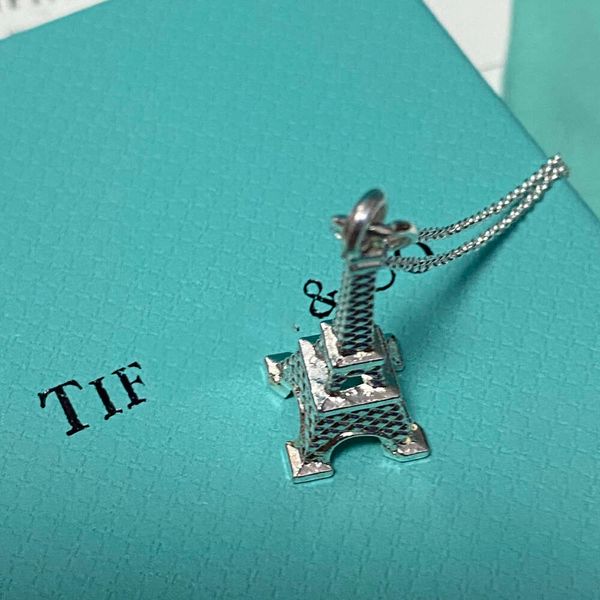 TiffanyJewelry Luxury Tiffanybead Pendant Colliers de créateur de femmes Bijoux de mode Fashion Street Classic Dames Iron Tower Collier Holiday Gifts QIAC