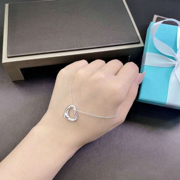 Tiffanylris opulaire amour collier femmes Sterling Sier incolore cadeau étudiant collier chaîne Ins haute qualité pendentif