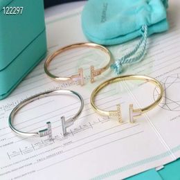 Tiffanyjewelry Tiffanybracelet Designer Bracelet Women Seiko Hoogwaardige dubbele T -armband Creatieve witte schaal Halve diamantarmband Populaire klas