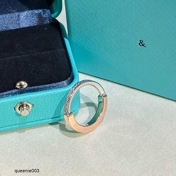 Tiffniylise Band Rings Diseñador Mujeres de lujo U-lock Dos tonos Hombres Diamante Pareja Regalos Personalizado Niza