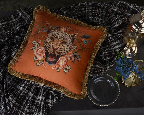 Tigre housse de coussin velours Animal Art taie d'oreiller noir carré oreiller artistique canapé maison décoration 45X45cm