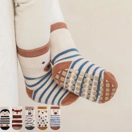 Collants Lawadka 05t Hiver épais Terry nouveau chaussettes pour bébés pour garçons Girls Anti Slip Floor Children's Socks 2022 Accessoires pour enfants