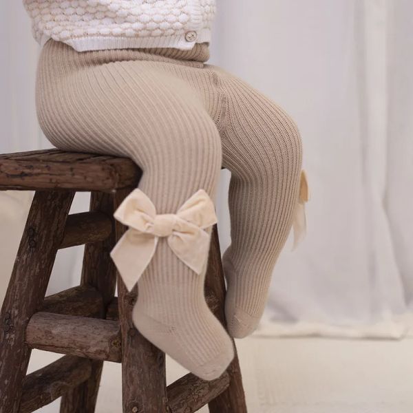 Mecheras Invierno Baby Baby Big Velvet Bowknot Diseño Pantyhose para niñas Mechas Niños Mantenga calientes de medias calientes Legging Navidad