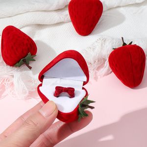 Tiktok Net beroemdheid Strawberry Ring Box vrouwelijke sieraden doos oorbellen opbergdoos sieradendoos prachtige kleine doos creatieve bekentenis