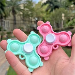 Tiktok push pop bubble spinners Bear Shape Sensory fidget juguetes llavero yema del dedo rompecabezas niños dedo divertido juego descompresión llavero de silicona