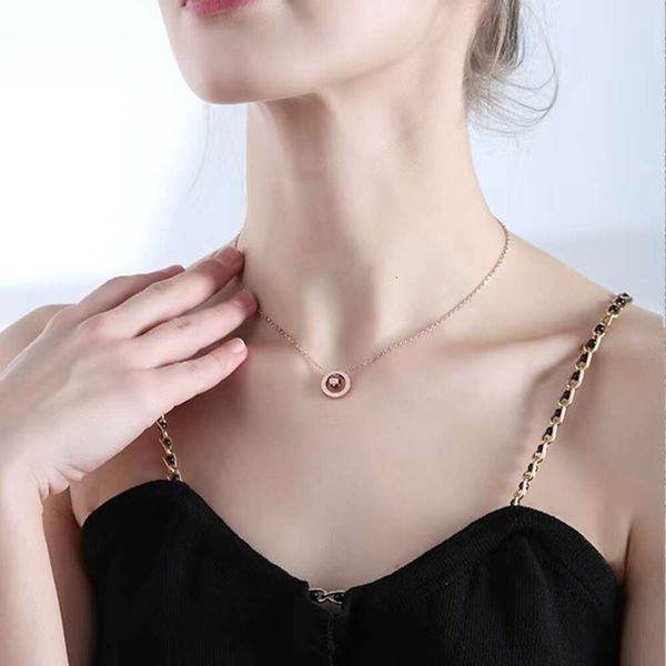 Tiktok – collier à anneau rotatif du même Type pour femmes, Niche, conception Senior, acier titane, bijoux à chaîne couleur rapide