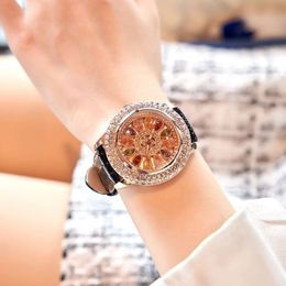 Le temps passe vite, le tempérament des femmes Rainbow Watch est léger, luxueux, de niche, plein d'étoiles et le top dix des montres haut de gamme pour femmes