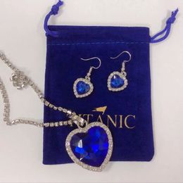 Titanic Heart of Ocean Blue Love Forever Pendant Collier avec boucles d'oreilles Sac en velours 231227