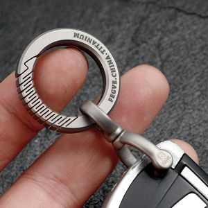 Titanium Men Car Keychain Rotation Rotation Backle Chain de haute qualité Haute Clai de clés Ultra Light Light Honder Gift UpScal Gift pour les couples