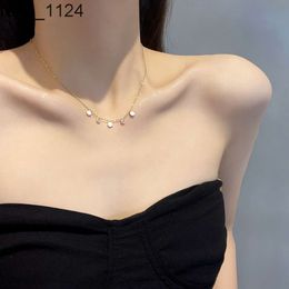 Pendentif en titane Mon vente en gros pour filles, collier en or pour femmes de haute qualité