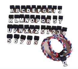 Accesorios deportivos de titanio Letras de silicona Números A-Z Número digital Colgante Collar de béisbol de softbol Accesorios Colgantes de números de goma Joyería