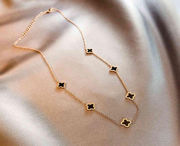Collar de trébol de oro de 18 quilates de acero de titanio para mujer, cadena de clavícula sin decoloración, temperamento de moda, joyería coreana, accesorio versátil8878309