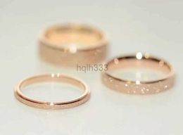 Titanium Staal Authentiek Rose Gold Frosted Fine Shine Light Luxe Ring Paar Ring met vervagingsbestendig en eenvoudig ontwerp Plain Ring Overlay Band