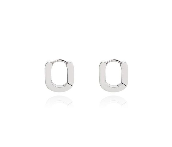 Le brassard en acier en titane ne s'estompe pas les boucles d'oreilles à anneaux ovales plats audacieux minimalistes.