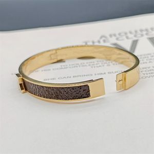 Titanium staal goud rose vrouwen Bangle armband dames letter V leer huwelijksverjaardag verjaardagscadeau sieraden308f