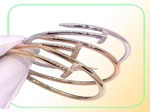 Titanium Steel Nail Brangle Bracelet Diamond Fashion Classic Femmes Bijoux Couple Social Gathering Gift Gift Retail8752065