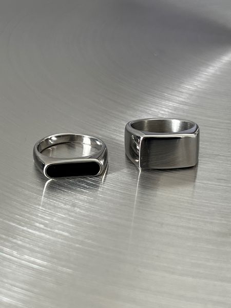 Anillo de acero de titanio para la marca de moda masculina, nicho no desvanecido