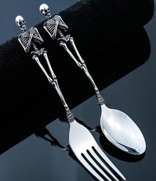 Titanium Steel Skeleton Skull Fork Spoon Table Vintage Dinner Table Dilware Couvrettes Couvrots Metal Crafts Halloween Party Cadeaux T25641850