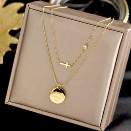 Titanium stalen tij ketting vrouwelijke niche design sense ins dubbellaags medaille licht luxe cross clavicle ch