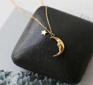 Titane avec 18 K Gold Moon Star Charms Collier Femmes Bijoux en acier inoxydable Designer T Show Runway Robe Rare Gothic Japan 21093142706