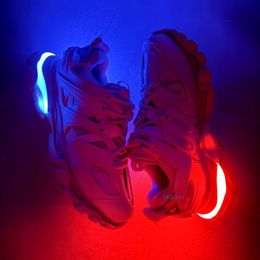 Luxury Track LED 3 3.0 Chaussures de créateurs chaussures de robe Tracks LED Chaussures décontractées Platform Trainer Sneakers hommes Trainers Mentes Paris Lace Up Unisexe Sports Chaussures Taille 35-45