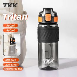 TKK 500600ml Sports Watter Bottle Tritan Bpafree Portable Fallprower Childrens Étudiant Bouteille Plastique Fitness Outdoor Fitness Kettle 240419