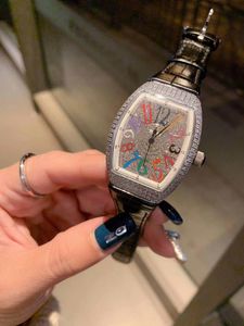 TM Factory Topselling Fashion Horloge Quartz Batterij Polshorloge Lederen Horloge Met 36mm 32mm Heren Womens Horloges Horloges