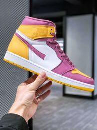 Om 1s basketbalschoenen te kopen 1 Brotherhood University Gold Light Bordeaux-White Heren Dames Designer Outdoor Sneakers