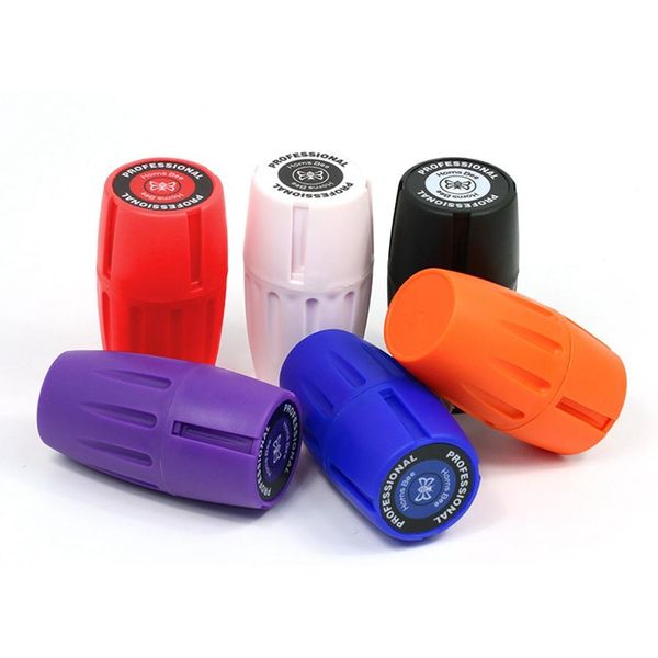 Molillas de tabaco Botella de plástico Grinder abdominador Accesorios de herramientas para fumar tabaquismo Almacenamiento de casos de hierbas de tabaco de 3 capas Caja de humo de 6 colores Tienda de humo