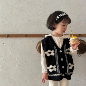 Enfant en bas âge bébé fille tricoté gilet manteau enfants fleurs broderie col en V gilet mode filles vêtements d'extérieur sans manches Cardigan 231220