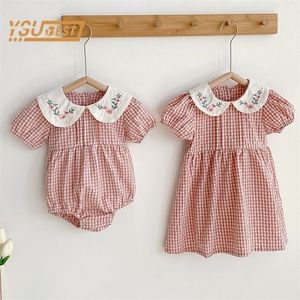 Enfant en bas âge bébé filles grille broderie robes été fille bébé barboteuse infantile enfants coton à manches courtes une pièce barboteuse 220707