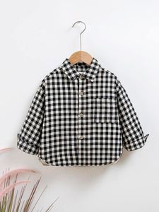 Peuter jongens gingham print drop schouder jas zij